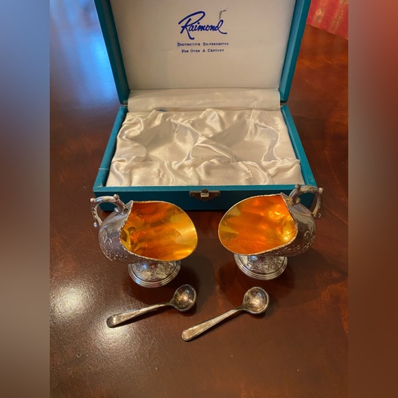 Raimond silver plated fancy salt and pepper servers with mini spoons. Vintage. - Picture 2 of 9